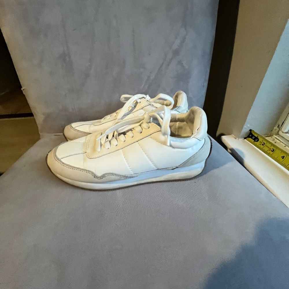 Madewell - Retro Sneakers - Size 7- Color: cloud linen /white reg price $98 - Picture 4 of 6
